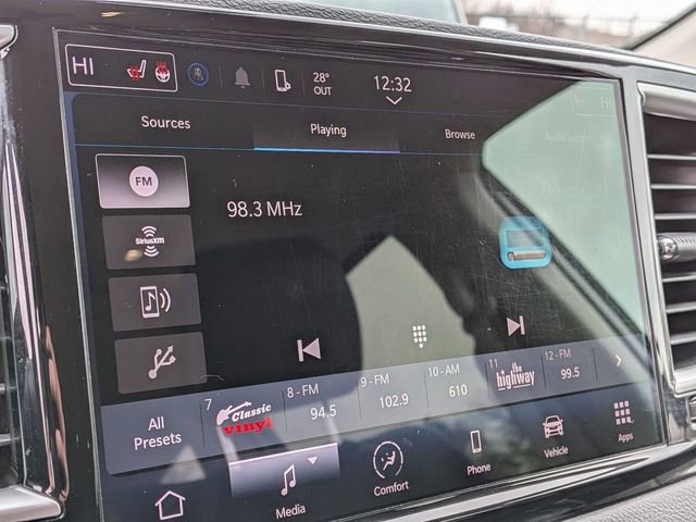 Certified 2023 Chrysler Pacifica Touring-L image 21