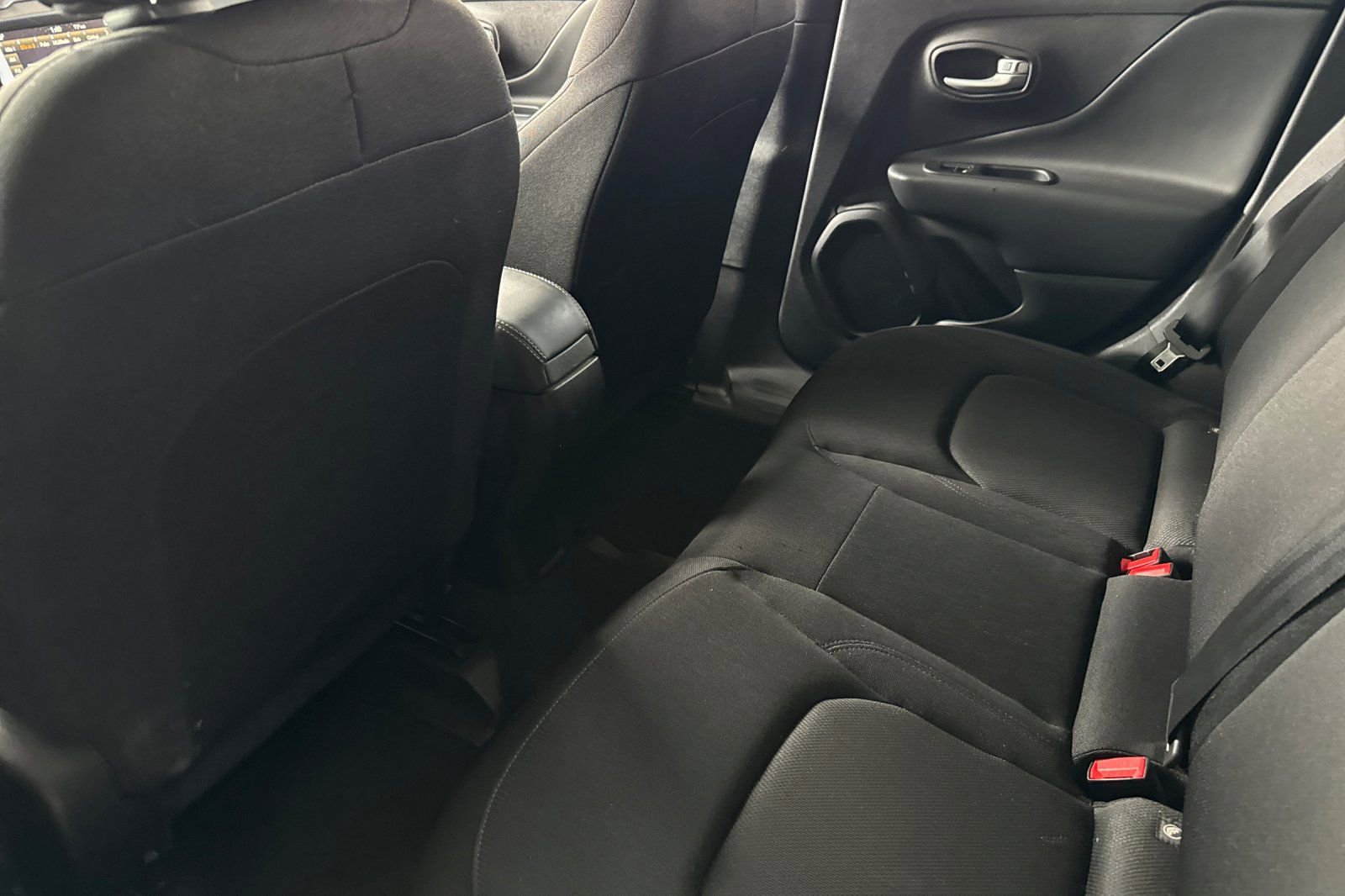 Used 2023 Jeep Renegade Latitude AWD/4WD image 14