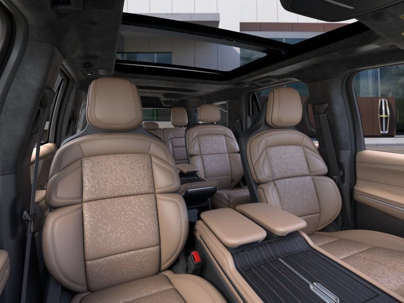 New 2025 Lincoln Navigator L Black Label AWD/4WD image 11