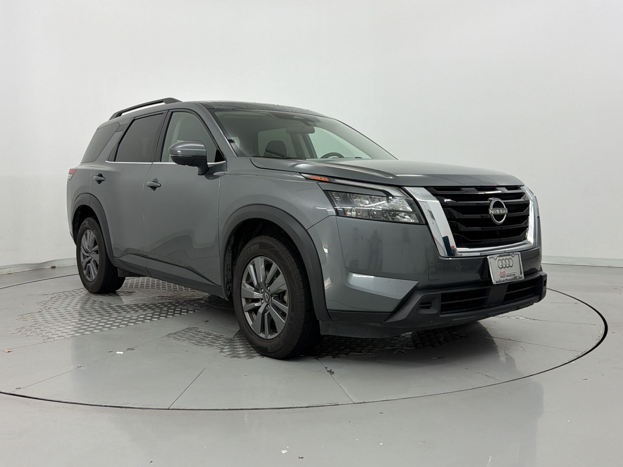Used 2024 Nissan Pathfinder SV FWD image 7