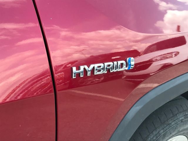 Used 2020 Toyota RAV4 XLE image 4