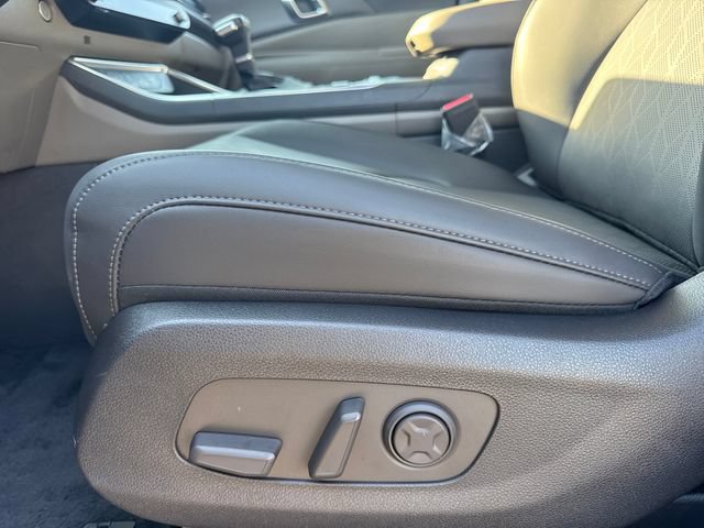 Certified 2026 Kia Carnival EX FWD image 13