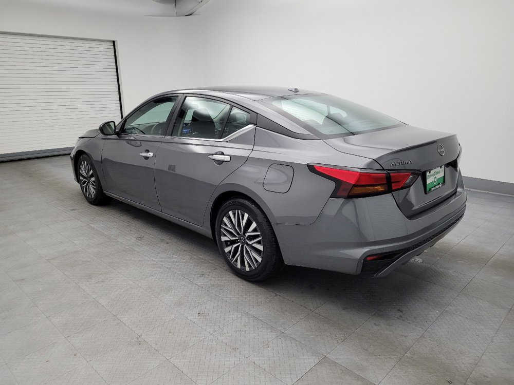 Used 2024 Nissan Altima 2.5 SV image 3