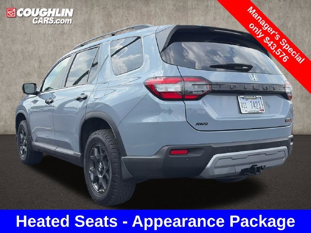 Used 2025 Honda Pilot TrailSport image 5