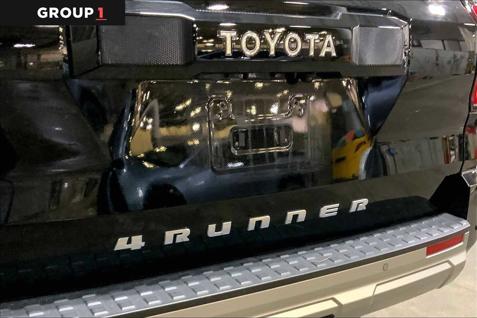 Used 2025 Toyota 4Runner Limited AWD/4WD image 10