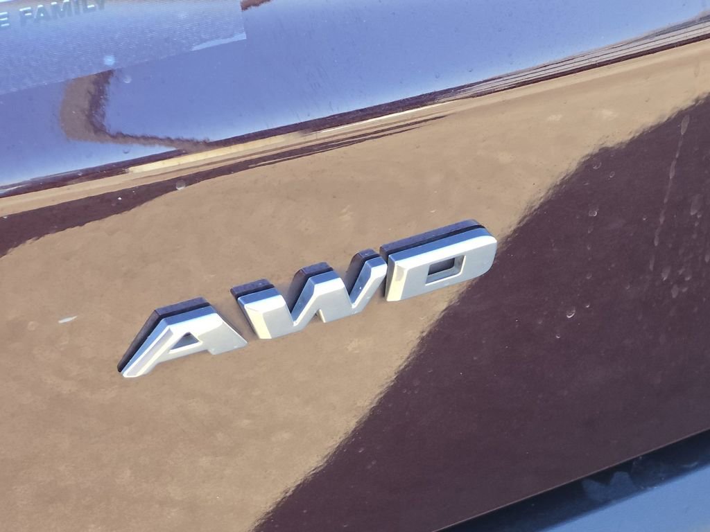 Used 2018 Cadillac XT5 AWD image 3