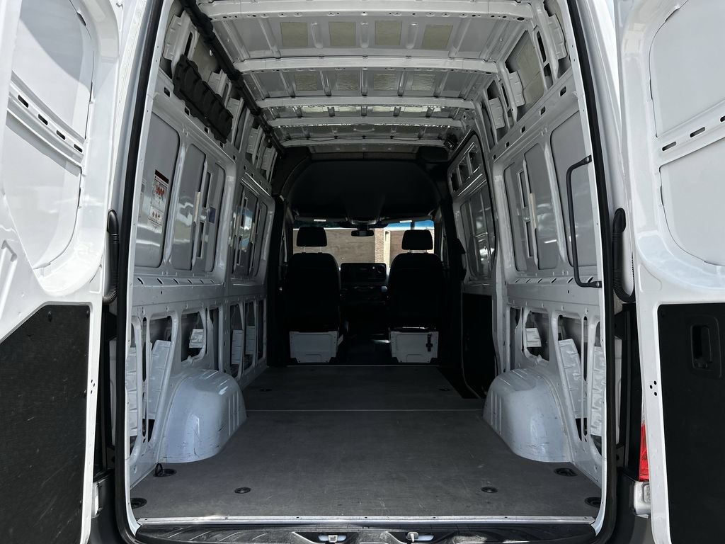 Used 2025 Mercedes-Benz Sprinter 2500 image 34