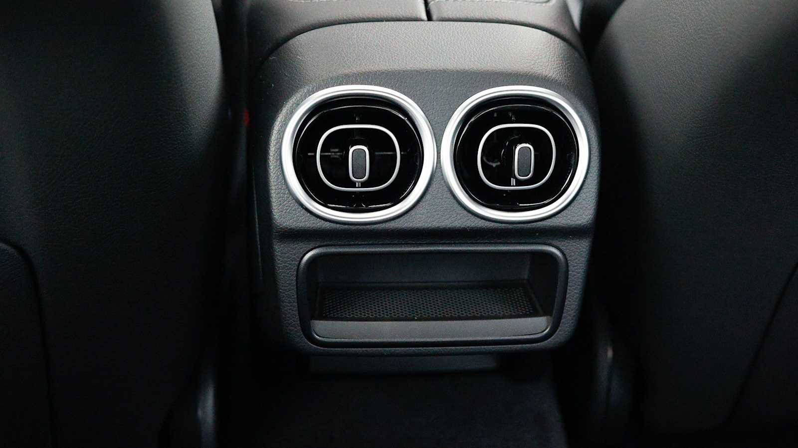 Used 2026 Mercedes-Benz C 300 4MATIC Sedan image 35