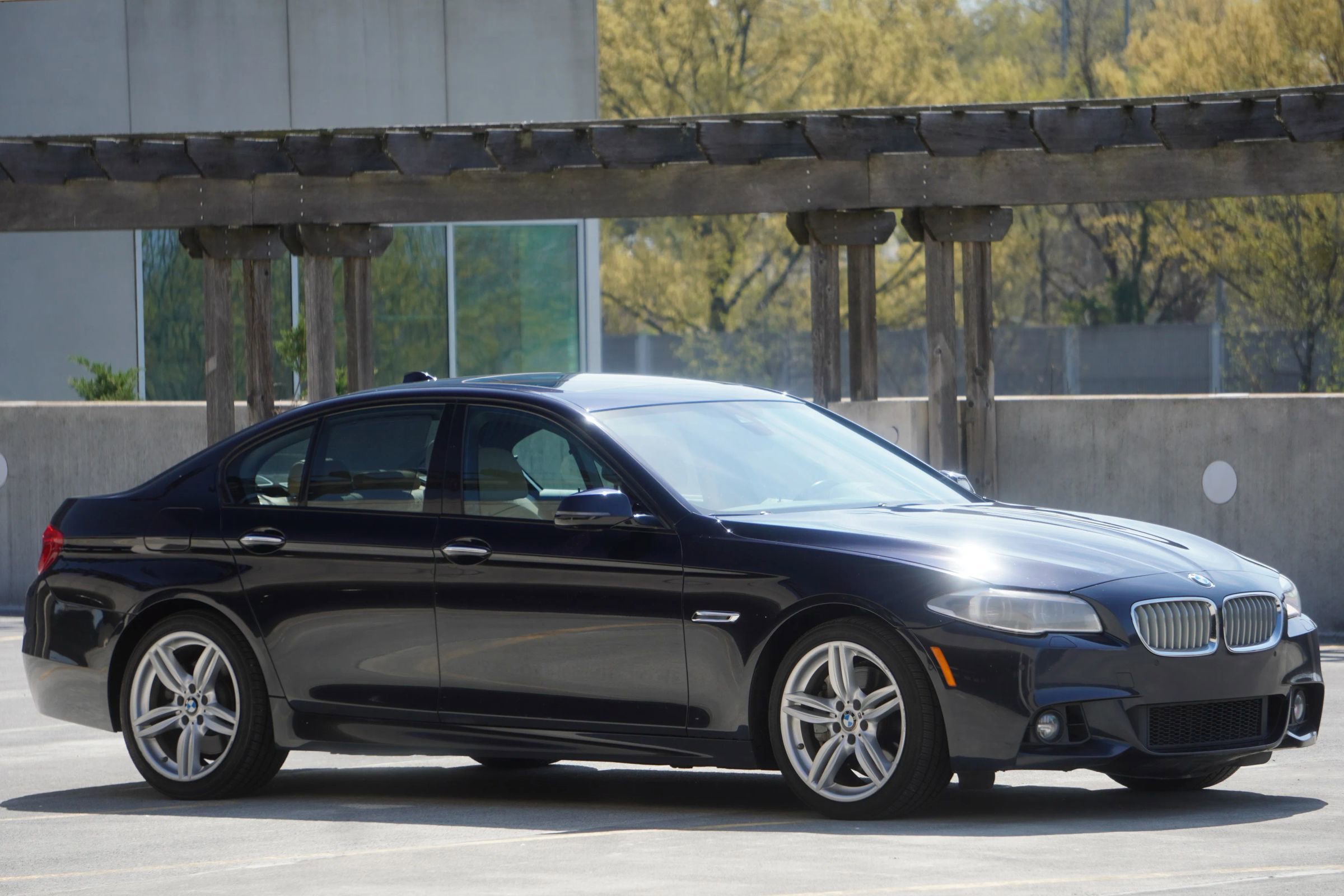 Used 2016 BMW 550i xDrive Sedan AWD/4WD image 23