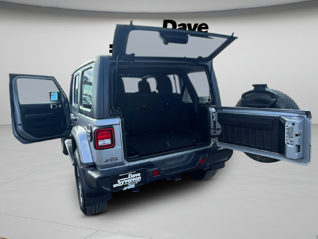 Certified 2019 Jeep Wrangler Unlimited Sahara AWD/4WD image 25
