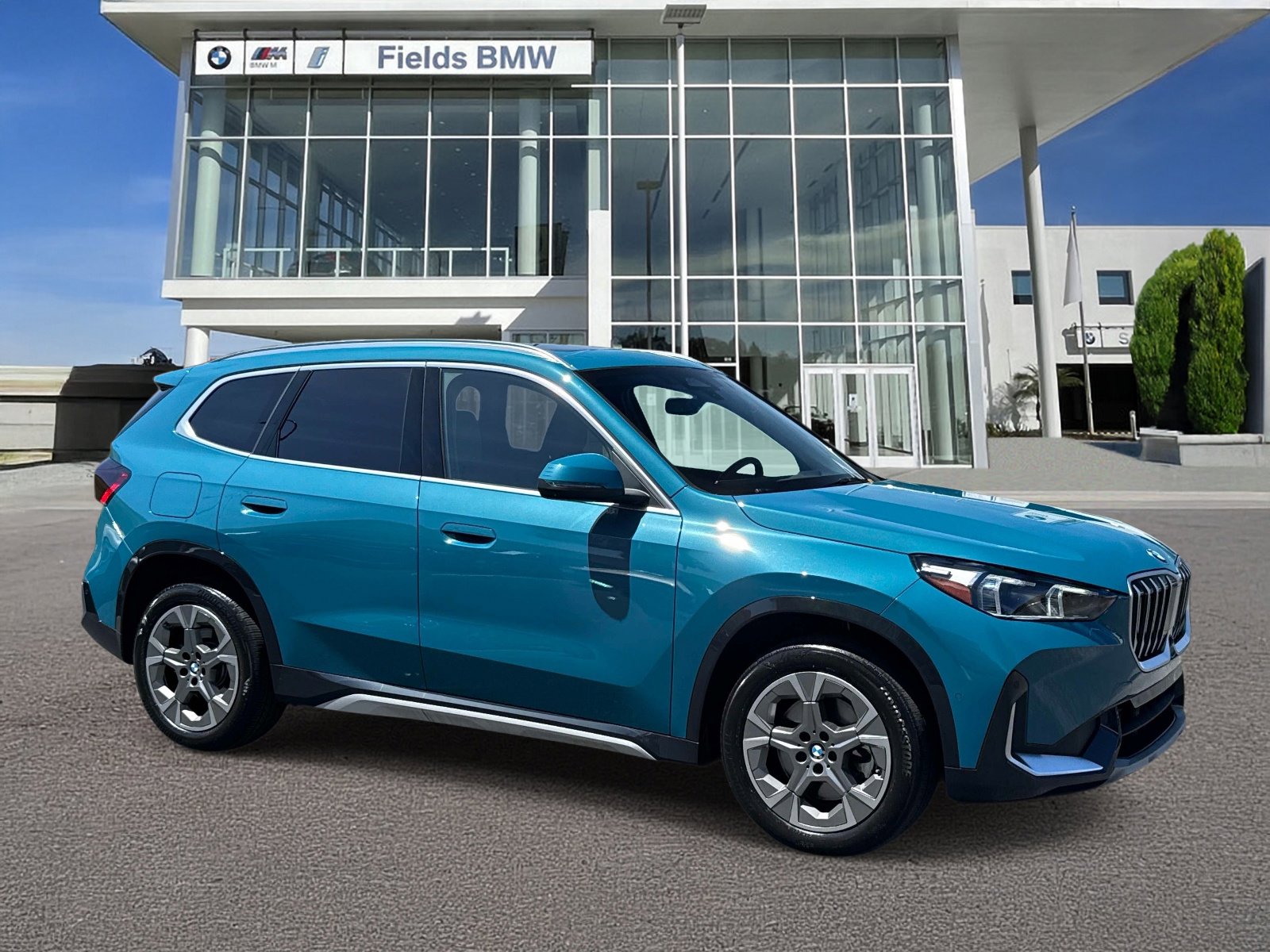 Used 2025 BMW X1 xDrive28i AWD/4WD image 1