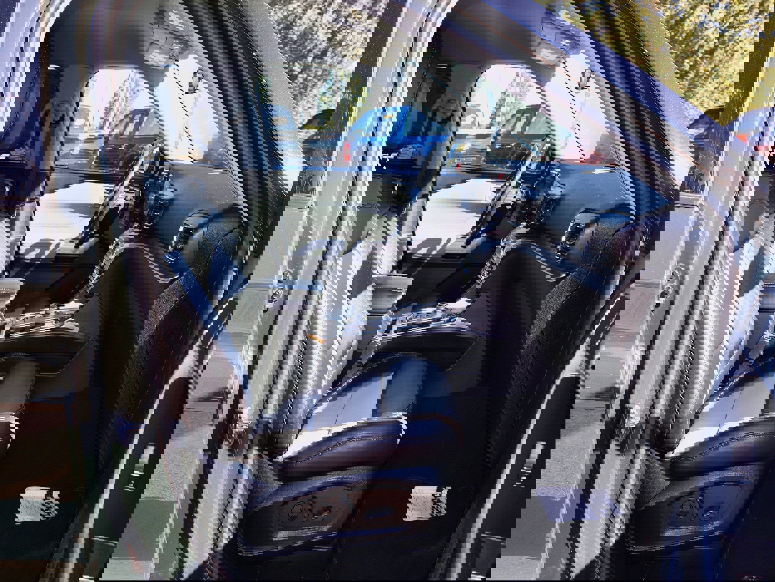 Used 2023 Ford Explorer XLT w/ Equipment Group 202A image 28