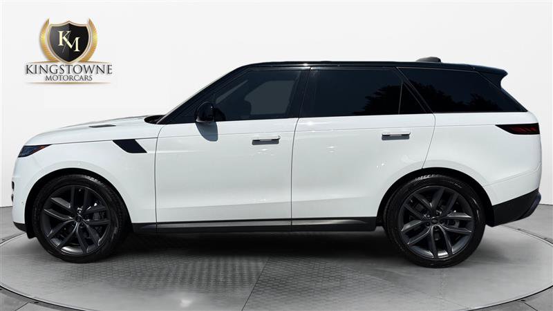 Used 2024 Land Rover Range Rover Sport SE AWD/4WD image 2