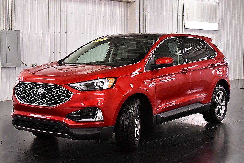 Used 2024 Ford Edge SEL w/ Convenience Package image 3