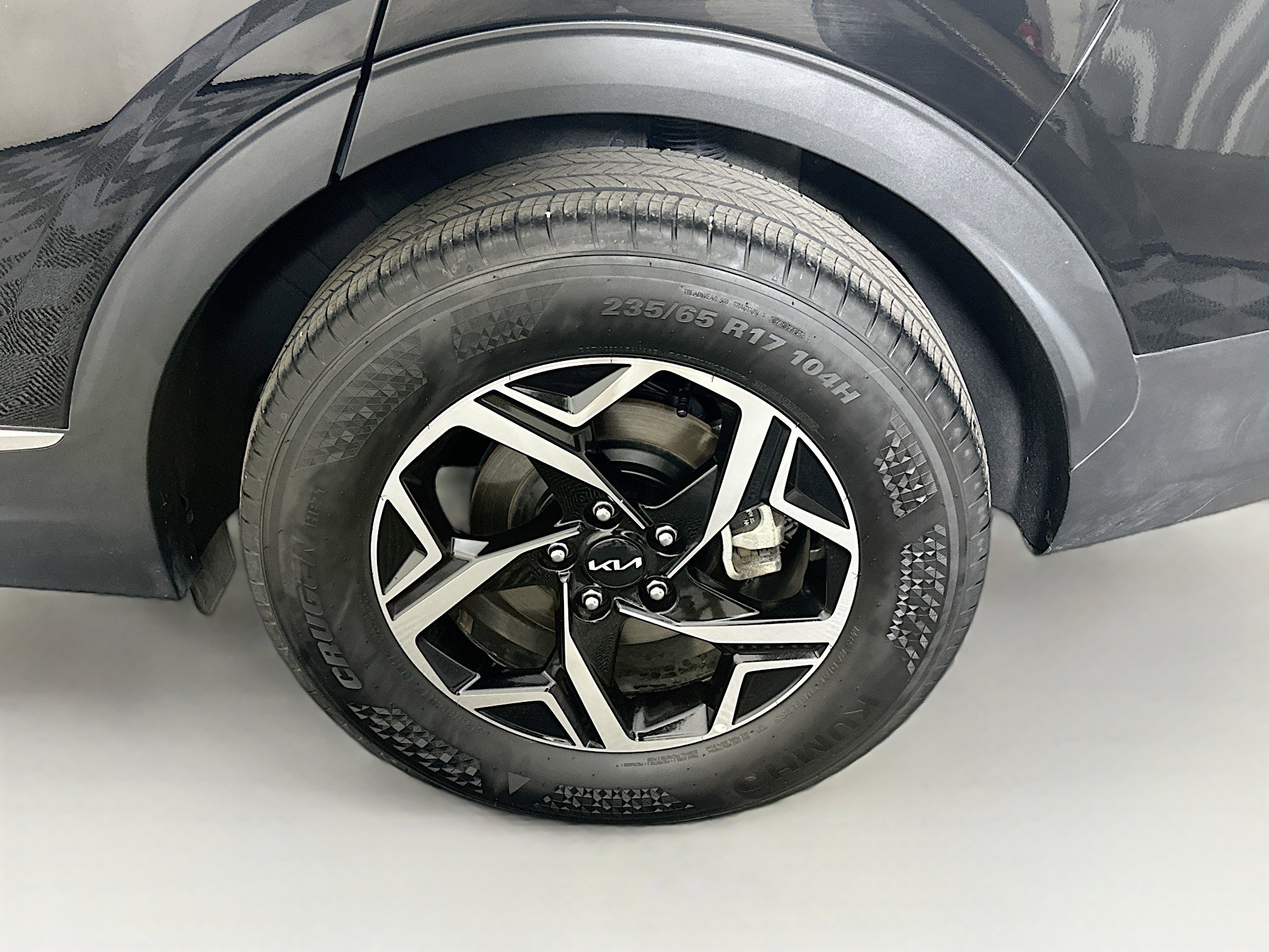 Used 2025 Kia Sportage LX image 11