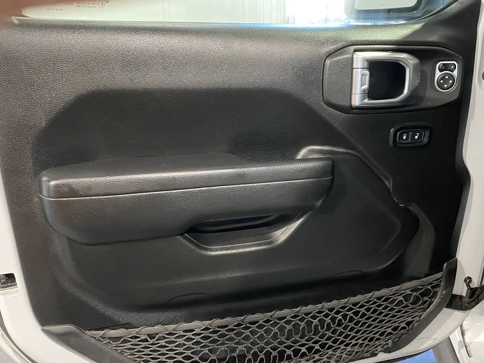 Used 2022 Jeep Gladiator Willys AWD/4WD image 12