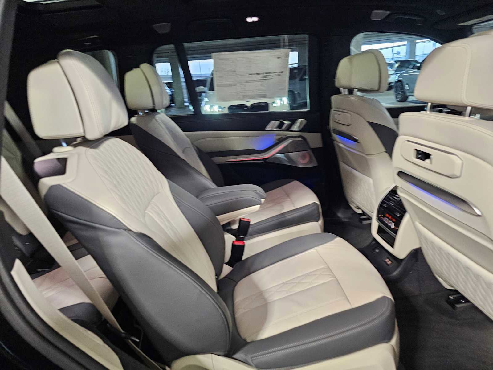 New 2026 BMW X7 M60i image 42
