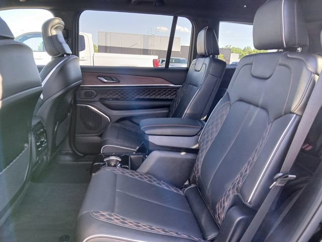Used 2025 Jeep Grand Cherokee L Summit w/ Obsidian Package AWD/4WD image 14