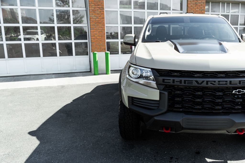 Used 2021 Chevrolet Colorado ZR2 w/ ZR2 Dusk Special Edition AWD/4WD image 32
