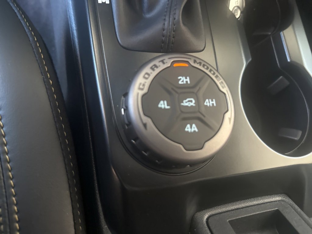 New 2025 Ford Bronco Badlands image 13