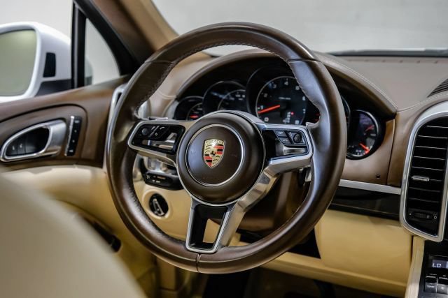 Used 2017 Porsche Cayenne AWD/4WD image 24