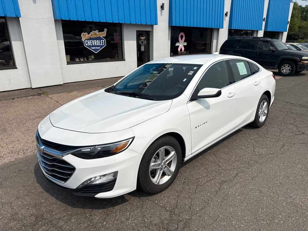 Used 2024 Chevrolet Malibu LT FWD image 2
