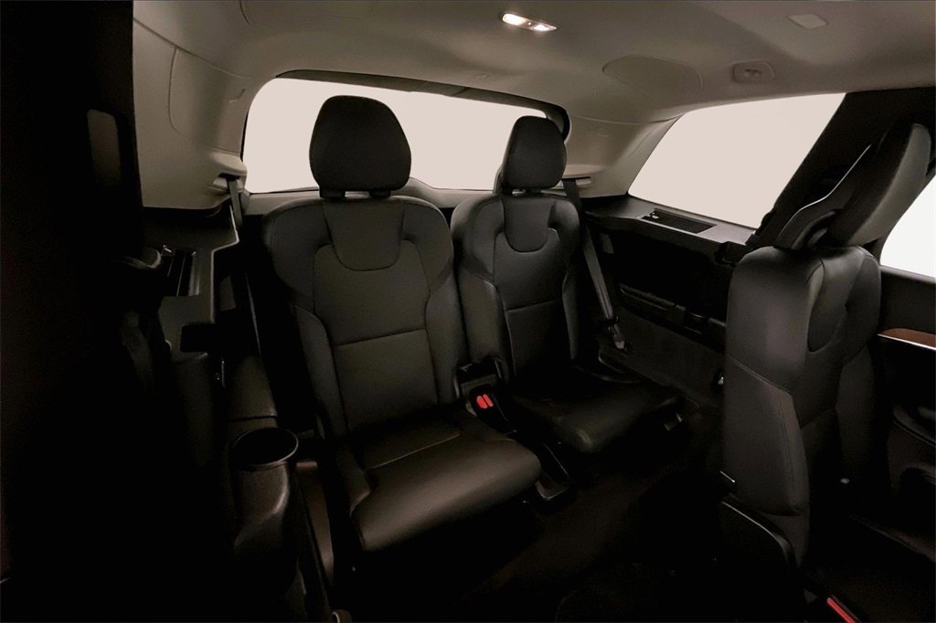 Used 2024 Volvo XC90 B6 Plus image 21