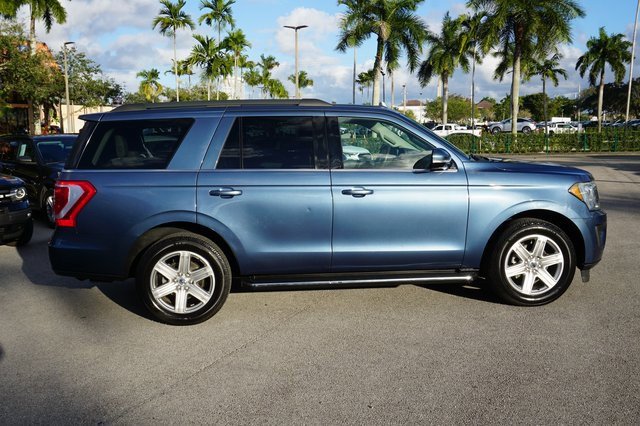 Used 2018 Ford Expedition XLT w/ Equipment Group 202A image 9