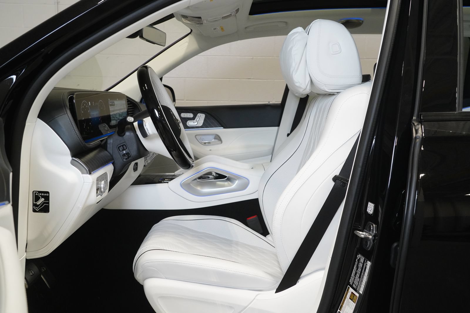 New 2026 Mercedes-Benz Maybach GLS 600 4MATIC image 14