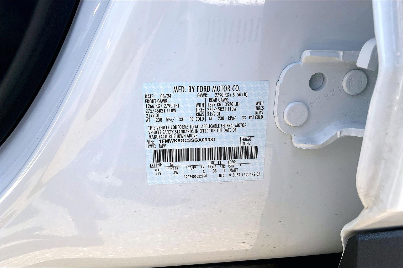 Used 2025 Ford Explorer ST image 32