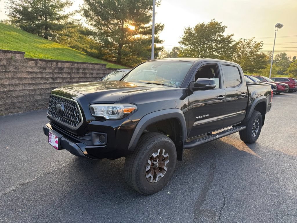 Used 2018 Toyota Tacoma TRD Off-Road AWD/4WD image 8