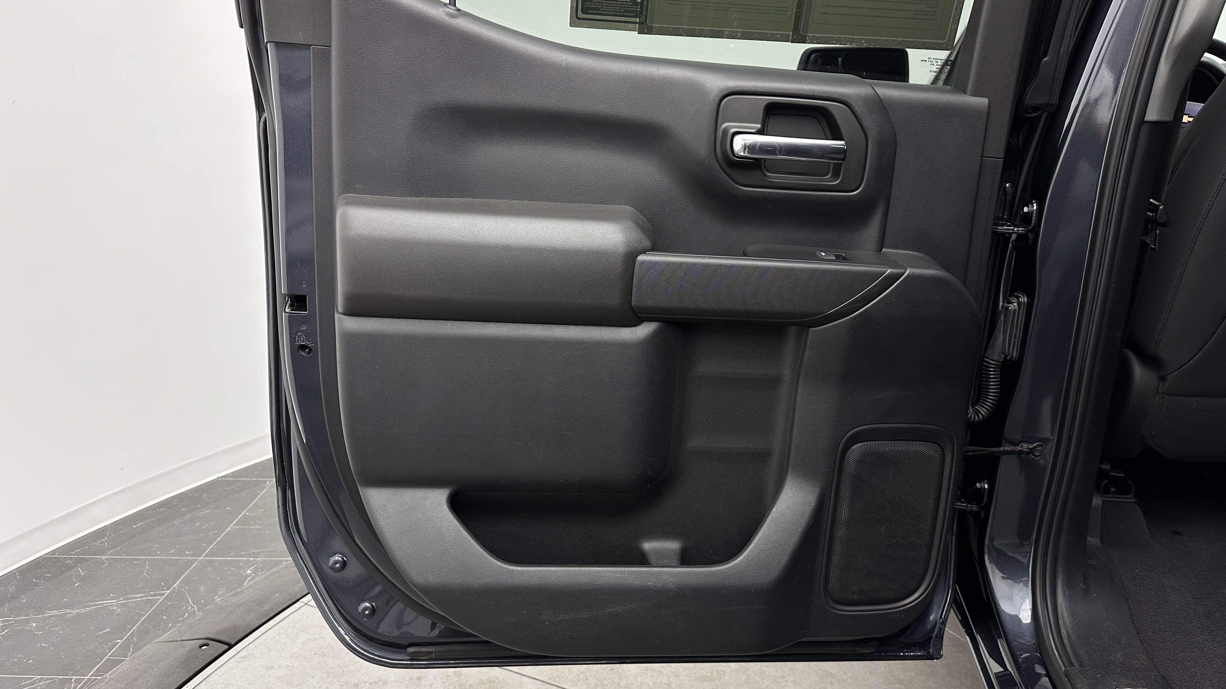 Used 2022 Chevrolet Silverado 1500 LT AWD/4WD image 23