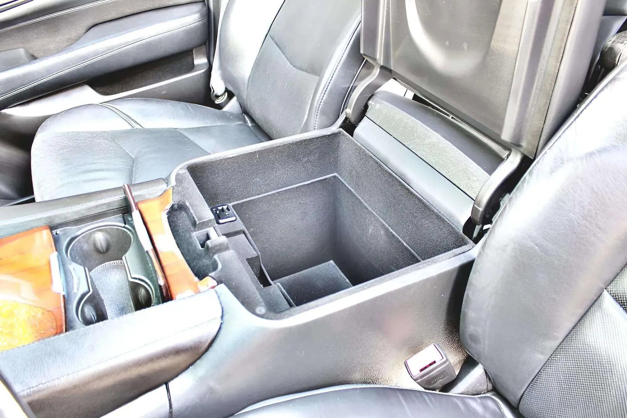 Used 2015 Cadillac Escalade ESV Premium image 15