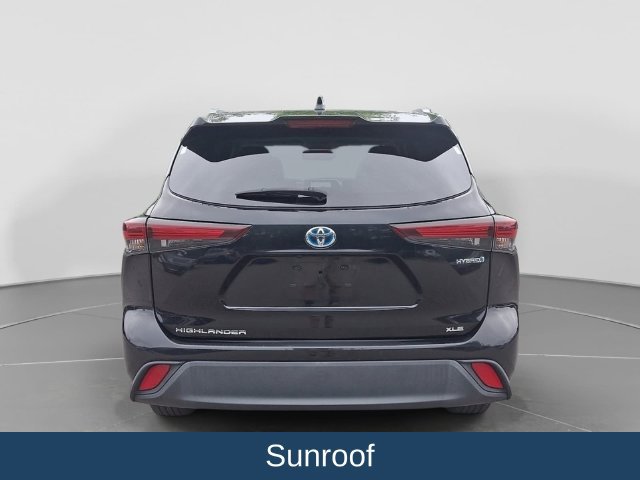 Used 2024 Toyota Highlander XLE AWD/4WD image 6