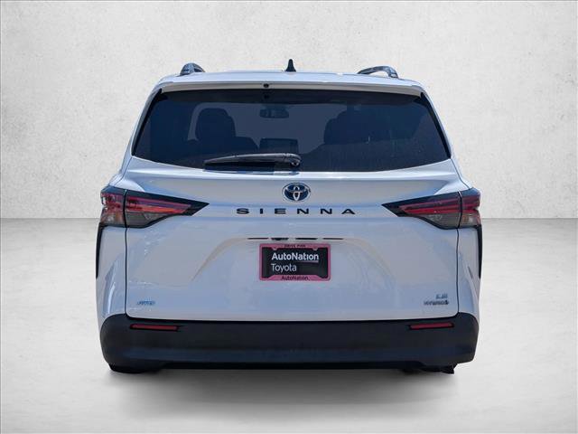 Used 2021 Toyota Sienna LE w/ LE Plus Package AWD/4WD image 7