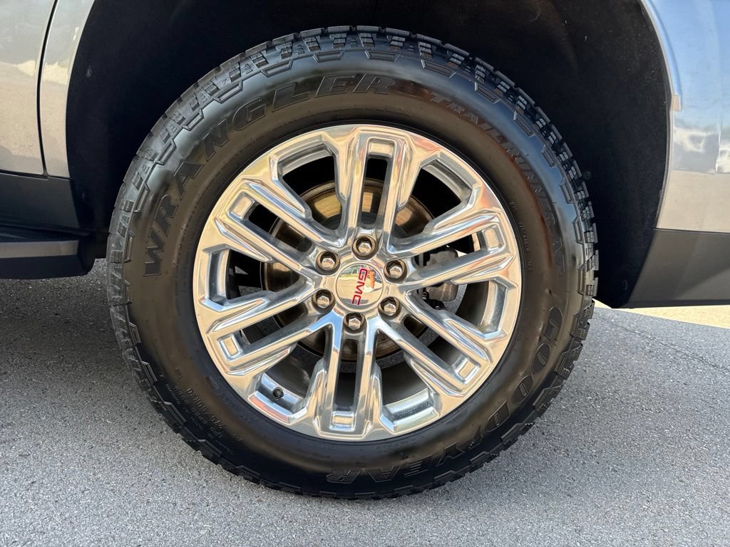 Used 2022 GMC Yukon SLT w/ SLT Luxury Package AWD/4WD image 31