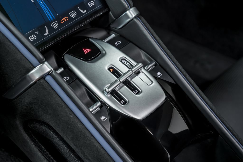 Used 2024 Ferrari Roma Spider RWD image 24