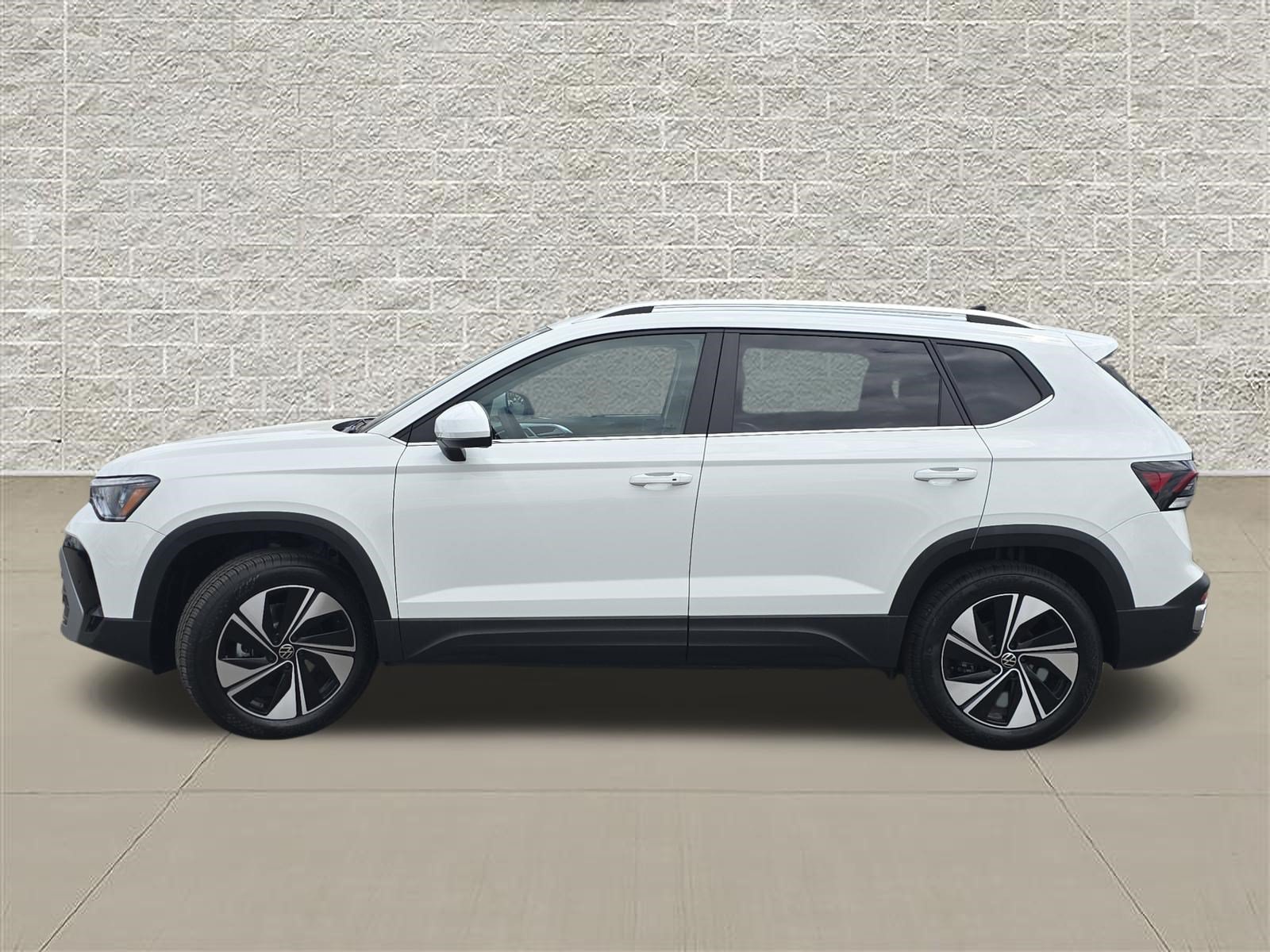 New 2026 Volkswagen Taos SE AWD/4WD image 4
