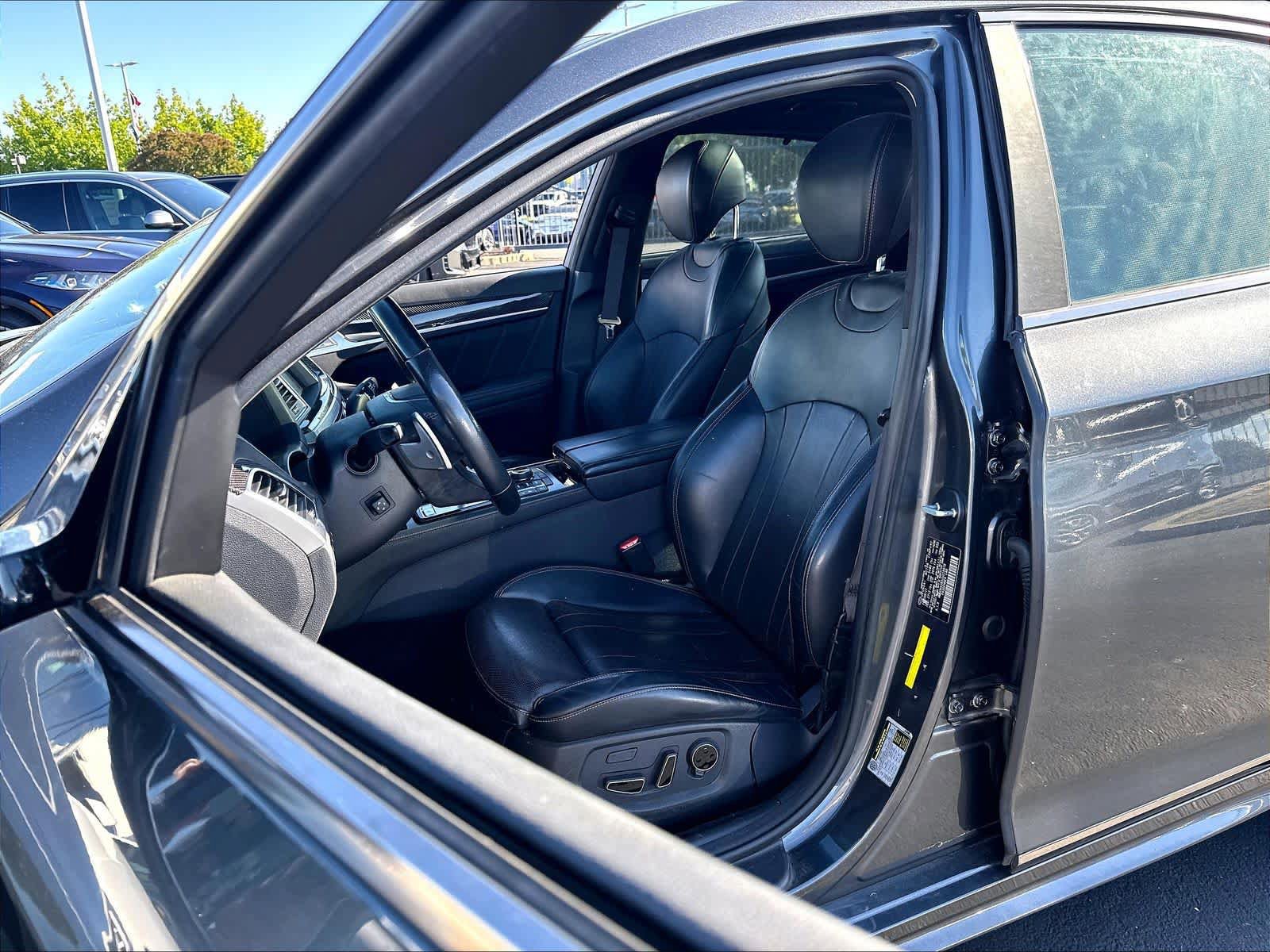 Used 2018 Genesis G80 3.3T Sport RWD image 21