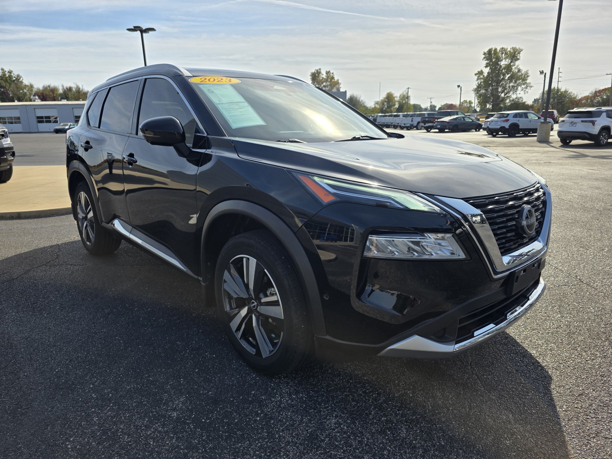 Used 2023 Nissan Rogue Platinum FWD image 4
