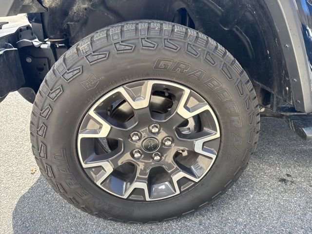 Certified 2025 Jeep Wrangler Sahara w/ Safety Group image 8