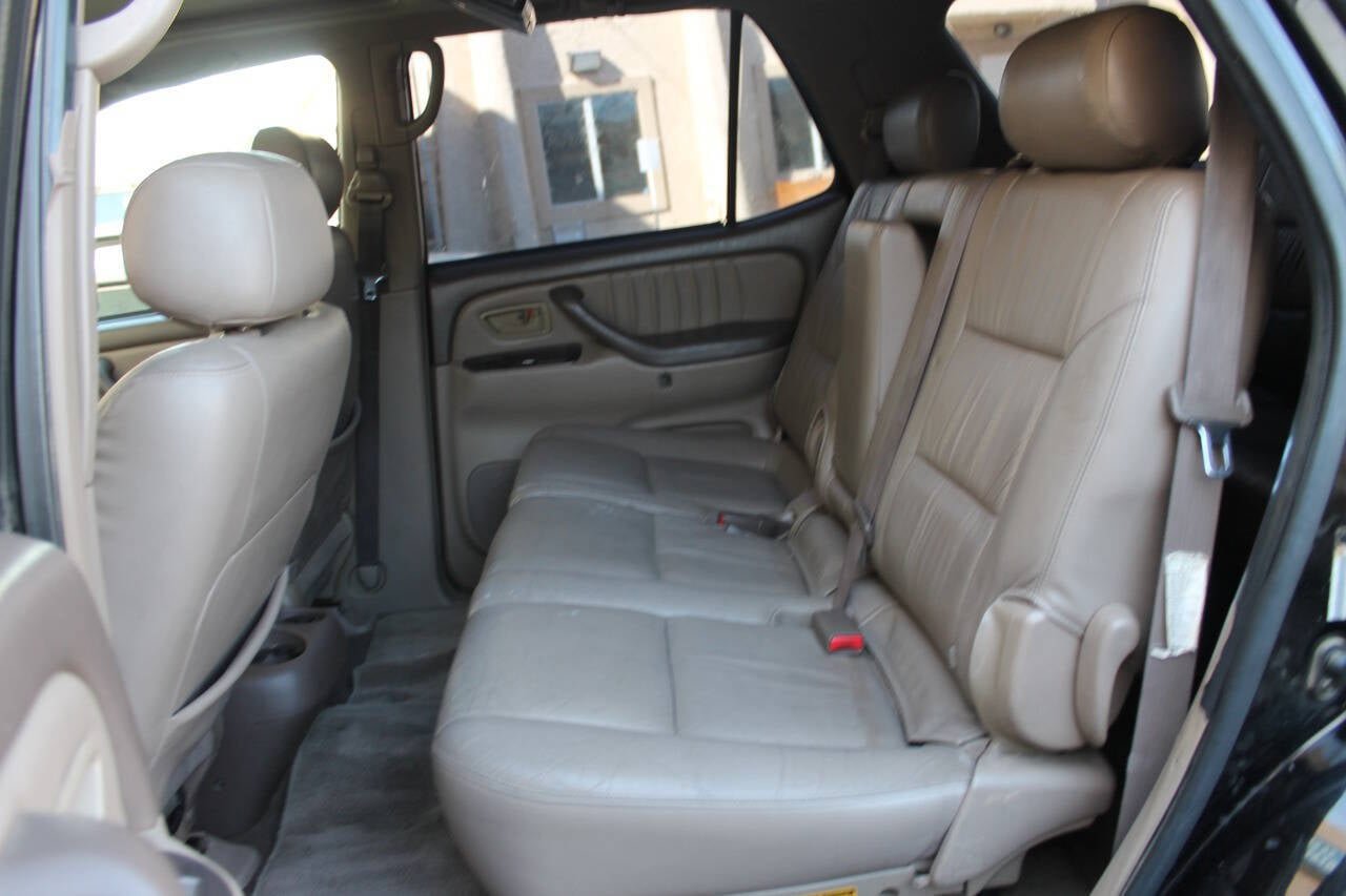 Used 2003 Toyota Sequoia Limited RWD image 24