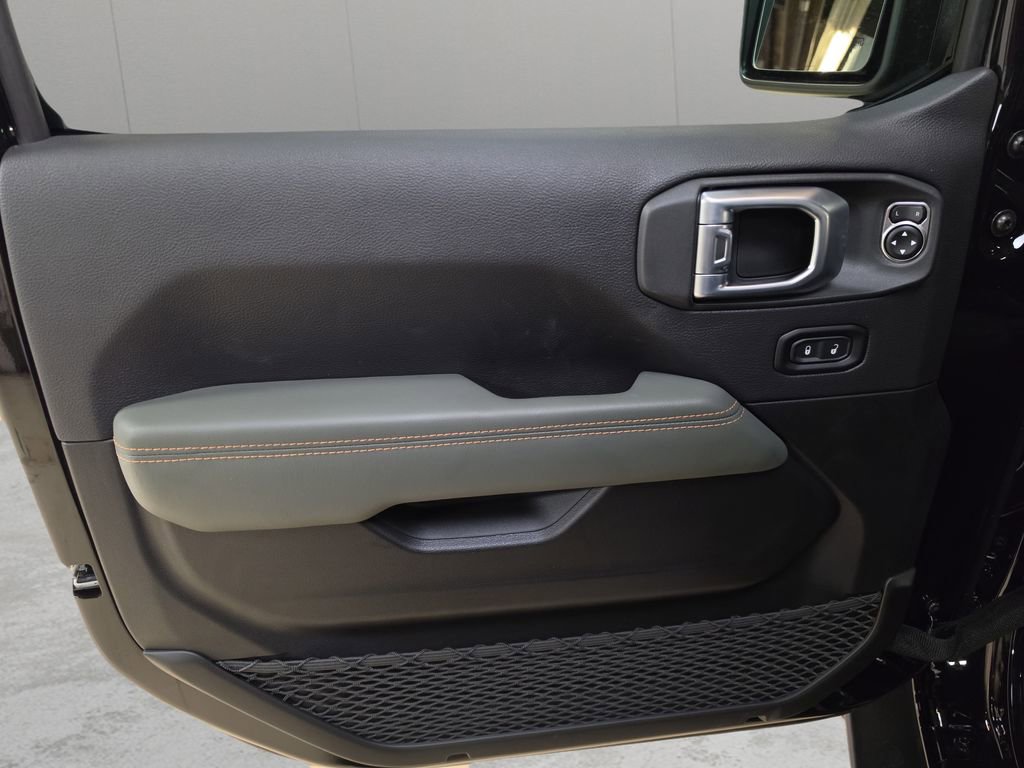 New 2026 Jeep Gladiator Mojave w/ Safety Group image 14