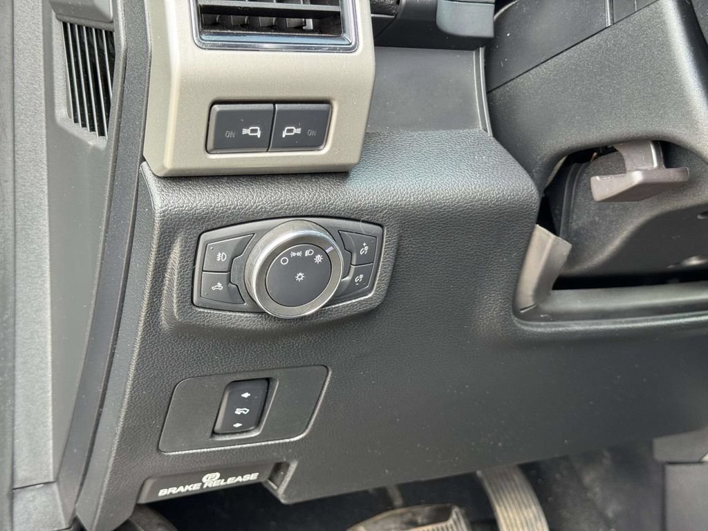 Used 2019 Ford F250 Lariat w/ Lariat Value Package AWD/4WD image 9