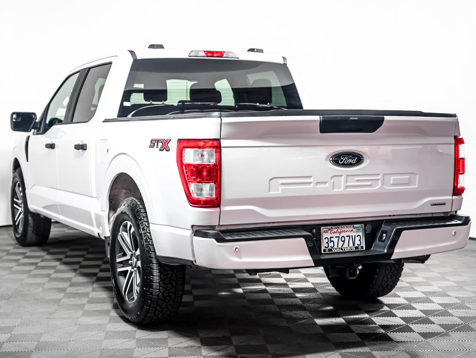 Used 2023 Ford F150 XL w/ STX Appearance Package RWD image 2