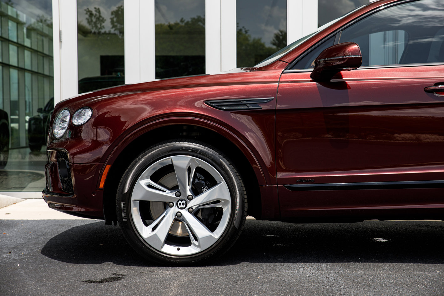 Used 2023 Bentley Bentayga Extended Wheelbase AWD/4WD image 10