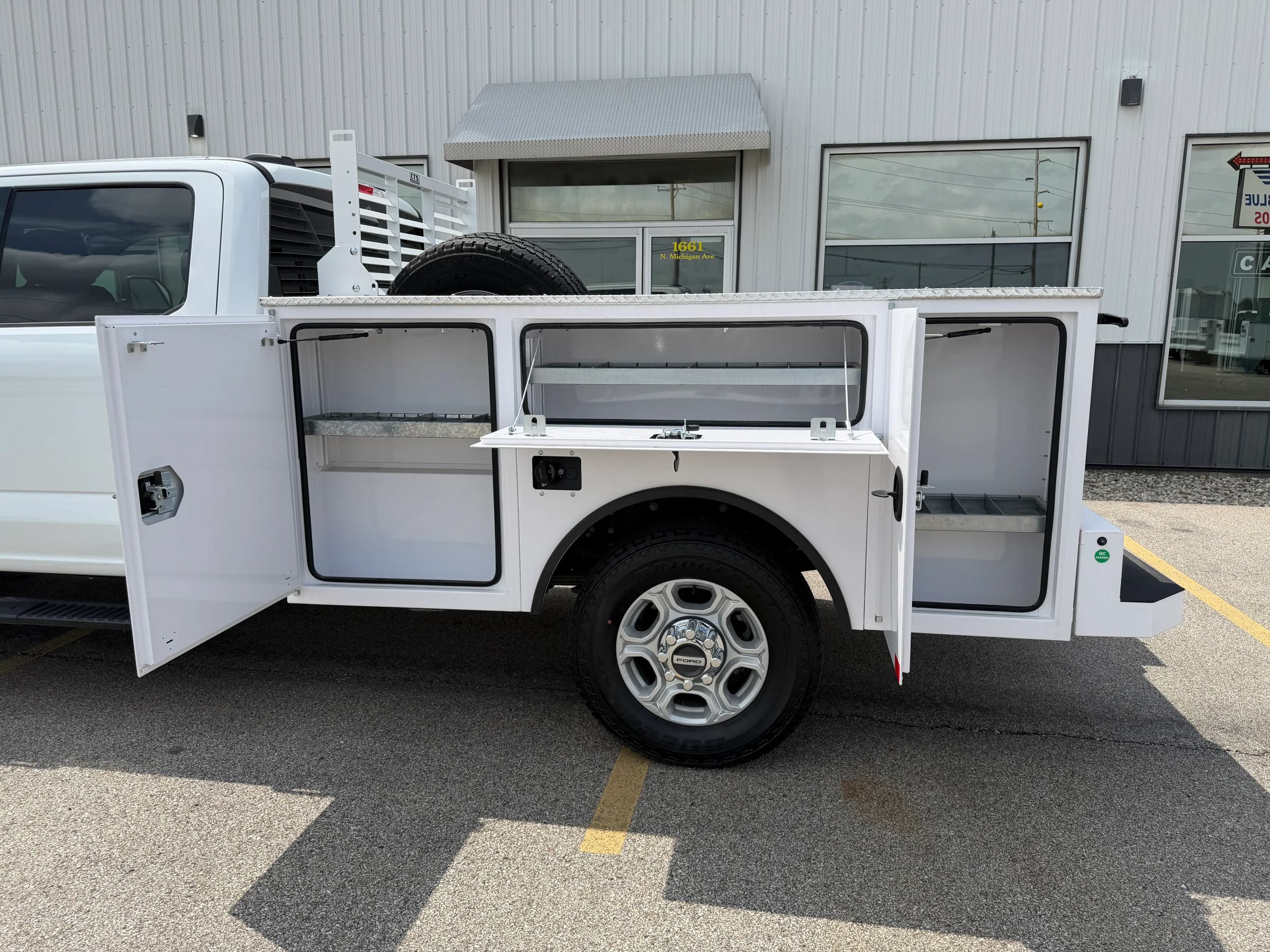 Used 2025 Ford F350 XLT AWD/4WD image 7