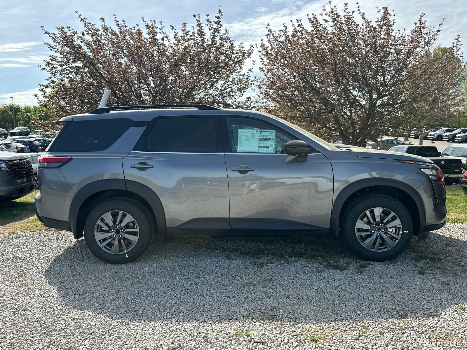 New 2026 Nissan Pathfinder SV w/ SV Premium Package image 4
