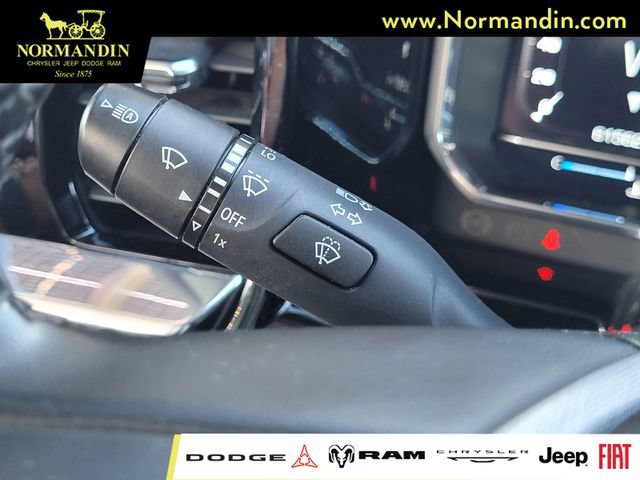 Used 2024 GMC Sierra 1500 SLT AWD/4WD image 14
