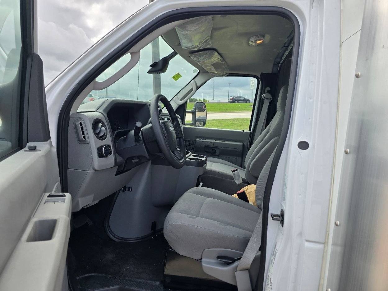 New 2026 Ford E-450 and Econoline 450 Super Duty w/ Power Equipment Group RWD image 10